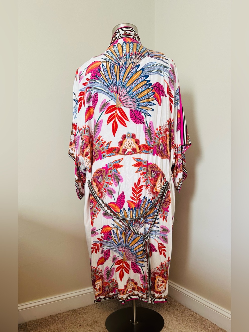 OSFM 2 sided Floral Kimono Robe - Cover-Up - Picture 5 of 8